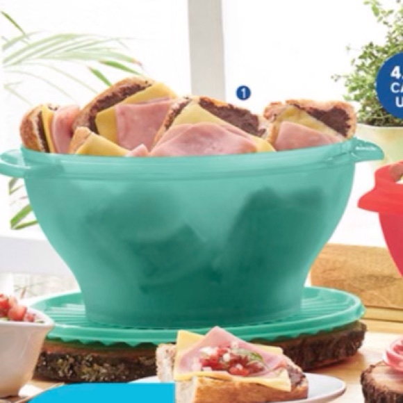 Tupperware Servalier Salad Bowl 4.3 Liter - Picture 3 of 4